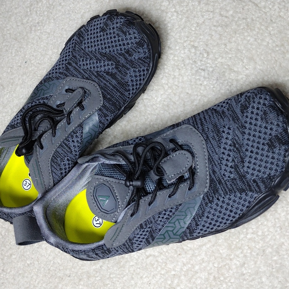 Sports women's gray mesh beach sneakers. Size 6.5